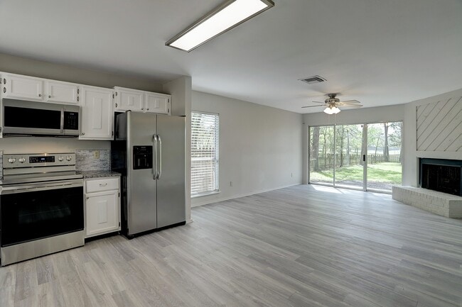 Building Photo - 74 Maple Branch St