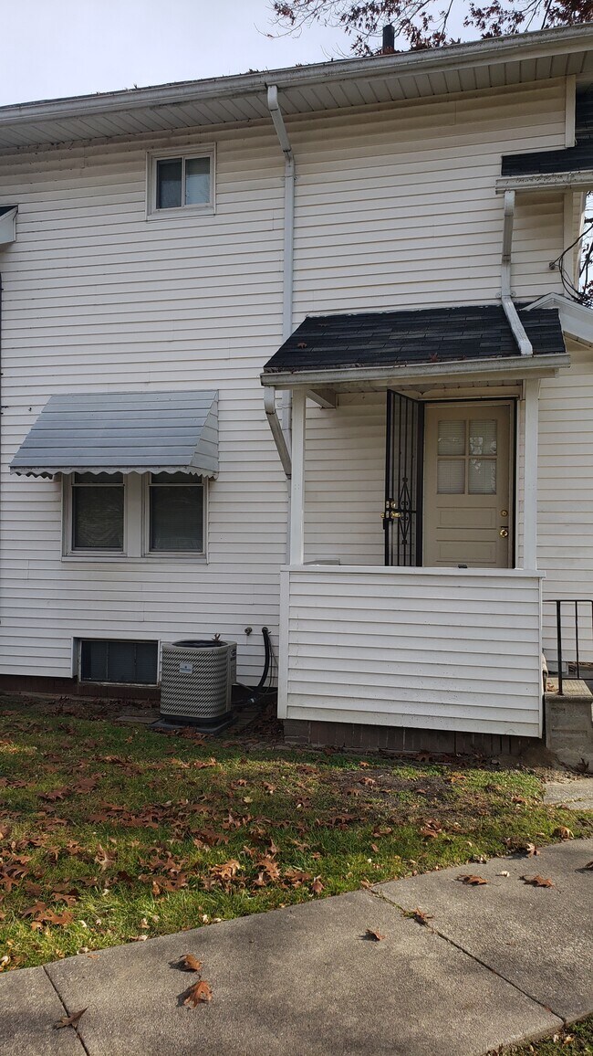 Building Photo - 1707 Alvin St