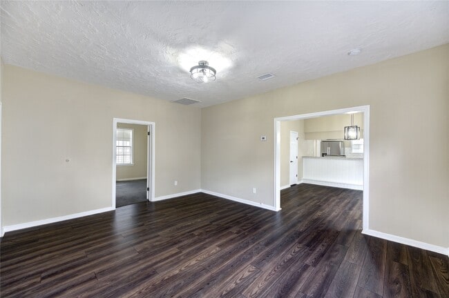 Building Photo - 306 Morris St