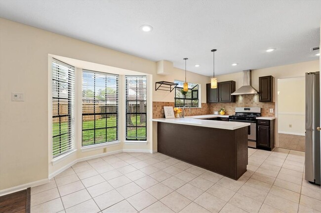 Building Photo - 3807 Forest Village Dr