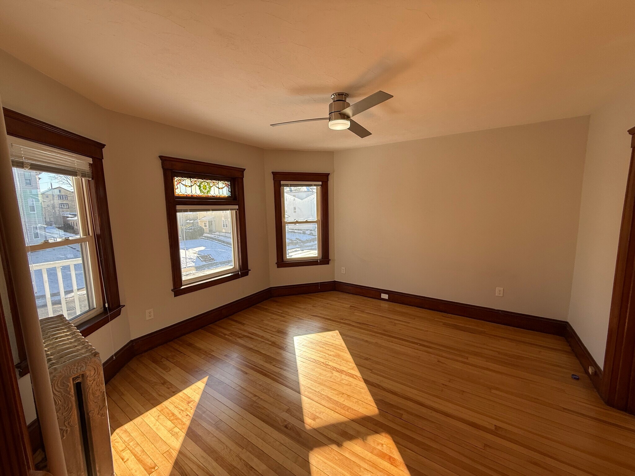 Building Photo - 148 Vernon St