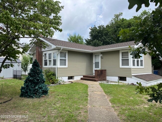 Primary Photo - 551 Capstan Ave