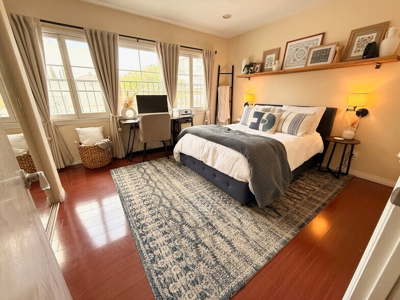 2nd bedroom - 222 S Hamilton Dr