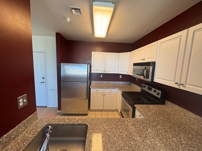 Building Photo - 1 Cityview Ln