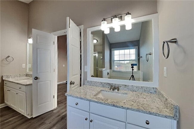 Building Photo - 41 Ludwick Ln