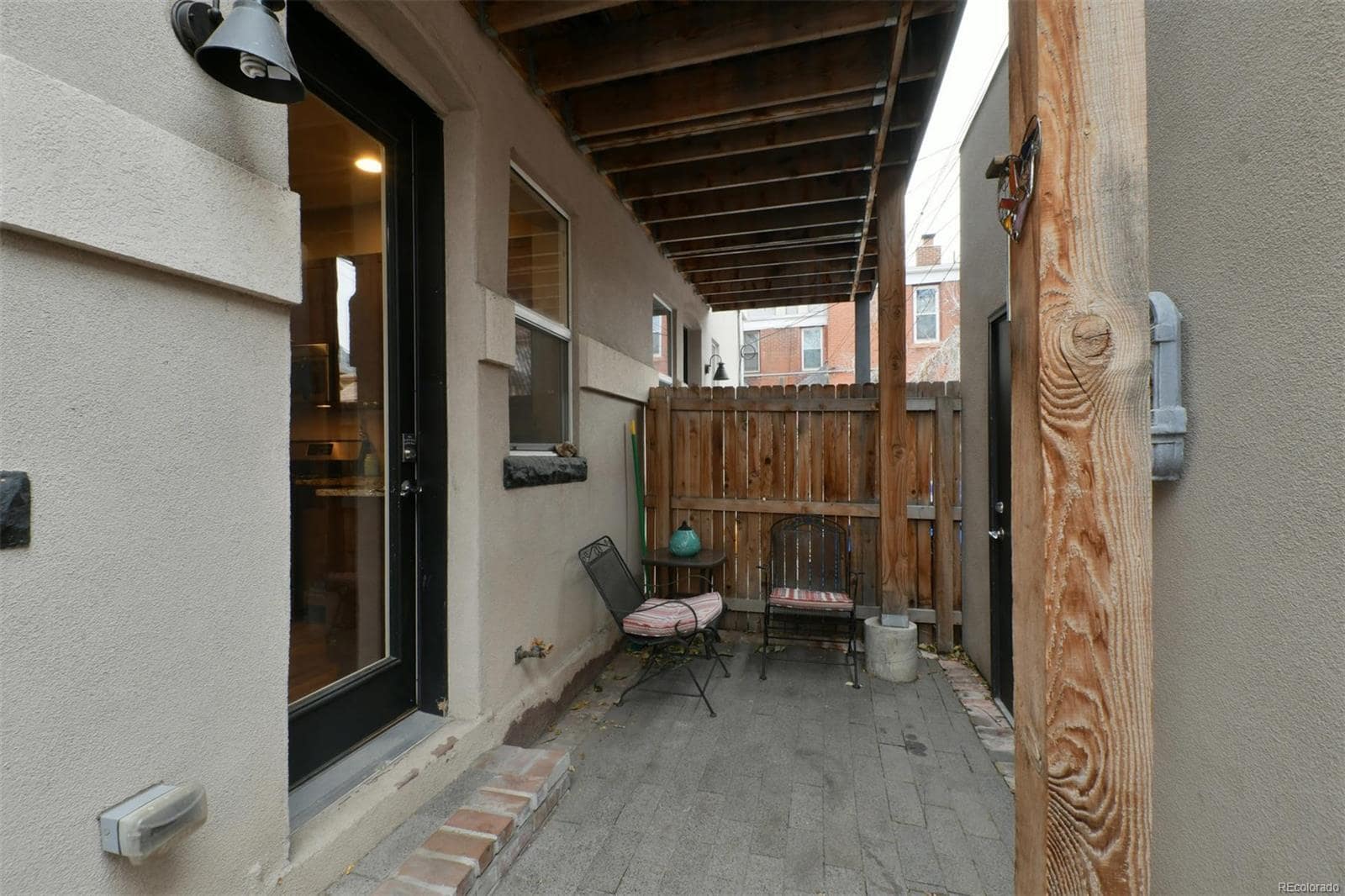 Building Photo - 920 E 24th Ave