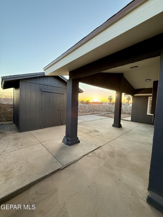 Building Photo - 11820 Tracy Austin Ln