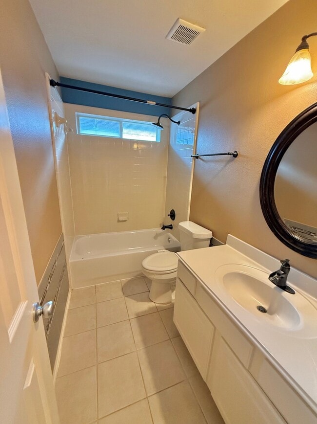 Building Photo - 15107 Summer Sunset Dr