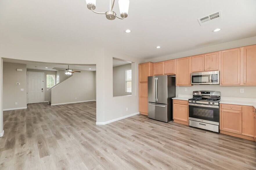 Building Photo - 7194 Temecula Valley Ave