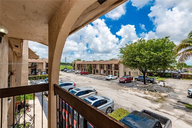 Building Photo - 1082 W 79th St