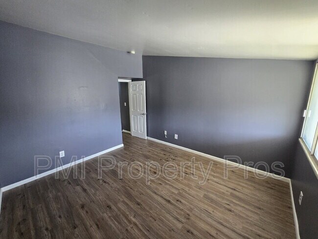 Building Photo - 8842 N 95th St