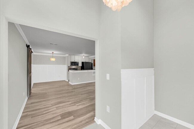 Building Photo - 266 Alexandra Dr