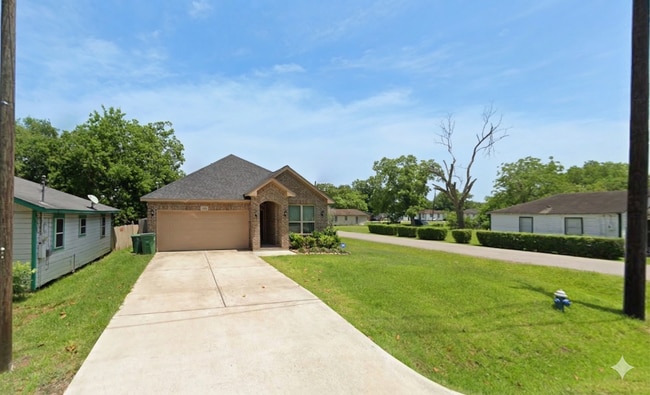 Building Photo - 7833 Colonial Ln