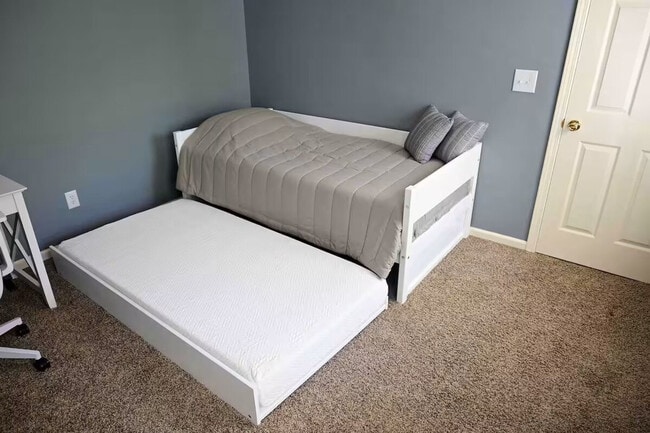 Building Photo - 184 Ruggles Rd