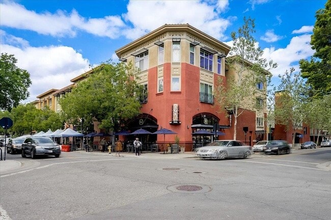 Primary Photo - Cozy 2 bedroom & 2 bath condo