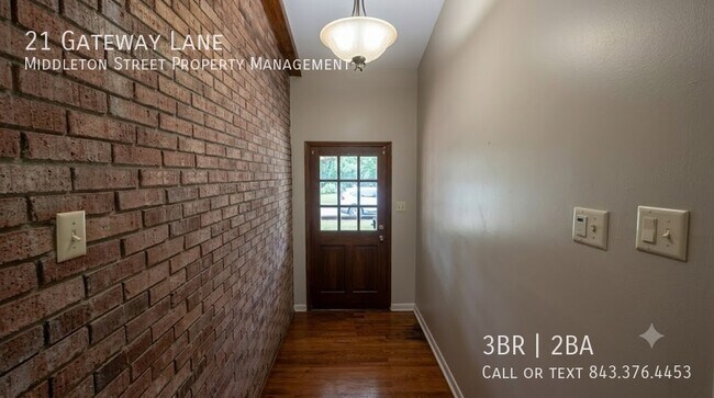 Building Photo - 21 Gateway Ln