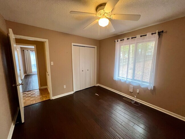 Building Photo - 805 Castalia Dr