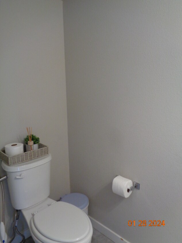 Building Photo - Great neighborhood! with open space and wa...