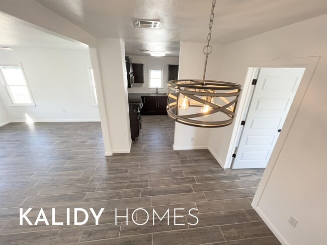 Building Photo - 3504 N Westmont St