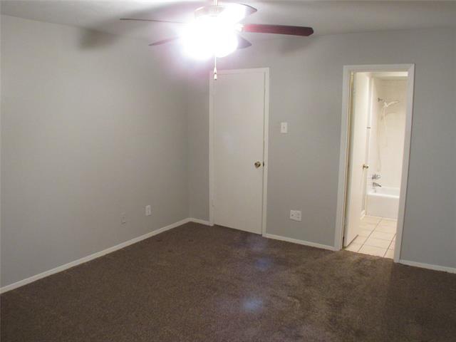 Building Photo - 10406 Shadow Bend Dr