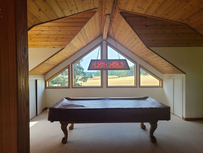 Building Photo - Beautifully Refurbished Farmhouse with Val...