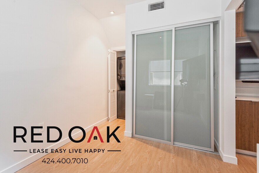 Building Photo - 11649 Mayfield Ave