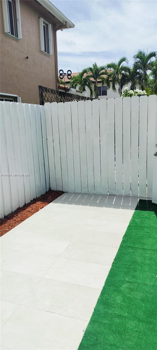 Building Photo - 14552 SW 158th Ct