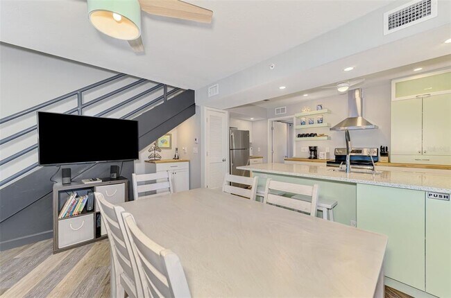 Building Photo - 2400 N Beach Rd