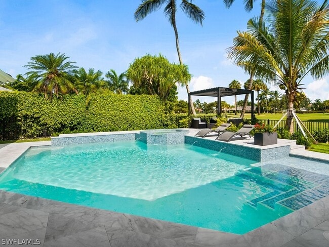 Building Photo - 695 Wedge Dr