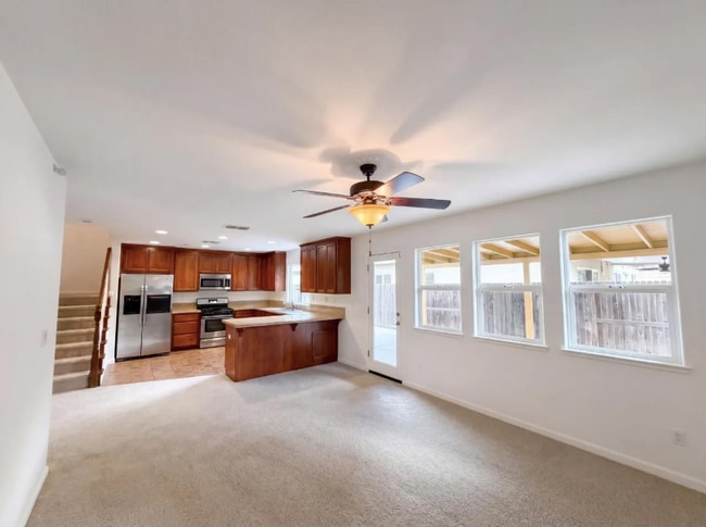 Building Photo - 251 Sugnet Way