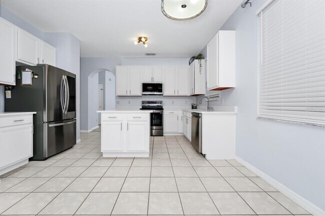 Building Photo - 9821 Bennington Chase Dr