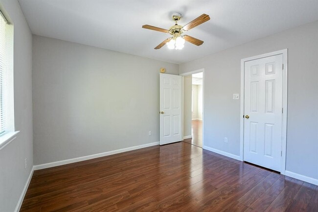 Building Photo - 18035 Somerset Knolls Ct