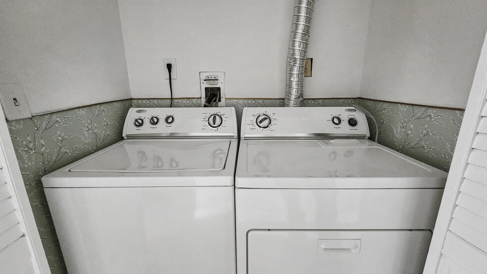 Building Photo - 1 Horizon Dr