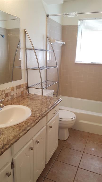 Building Photo - 831 Russell Cir