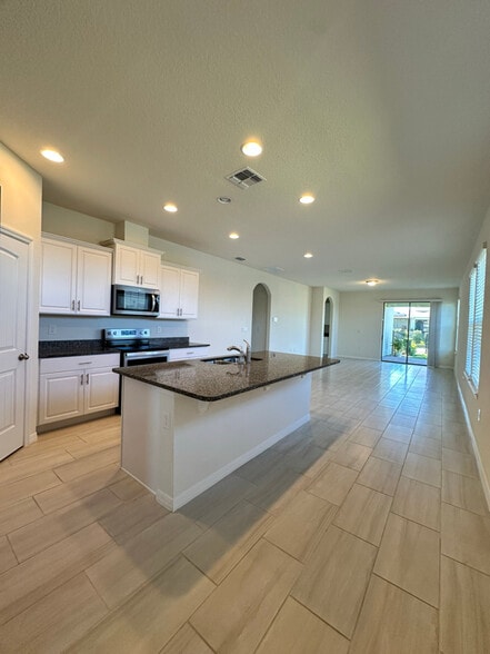 Building Photo - 8503 Tavernier Aly