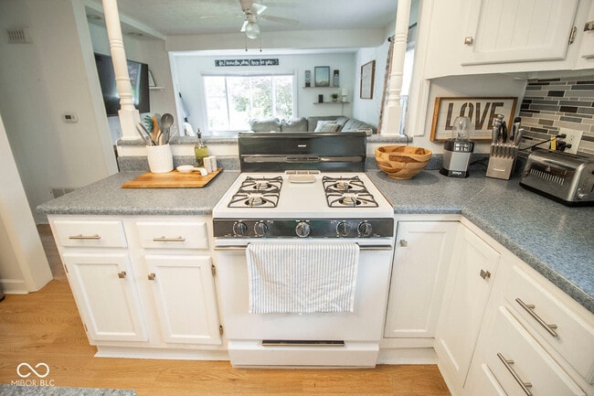 Building Photo - 113 E Indiana Ave