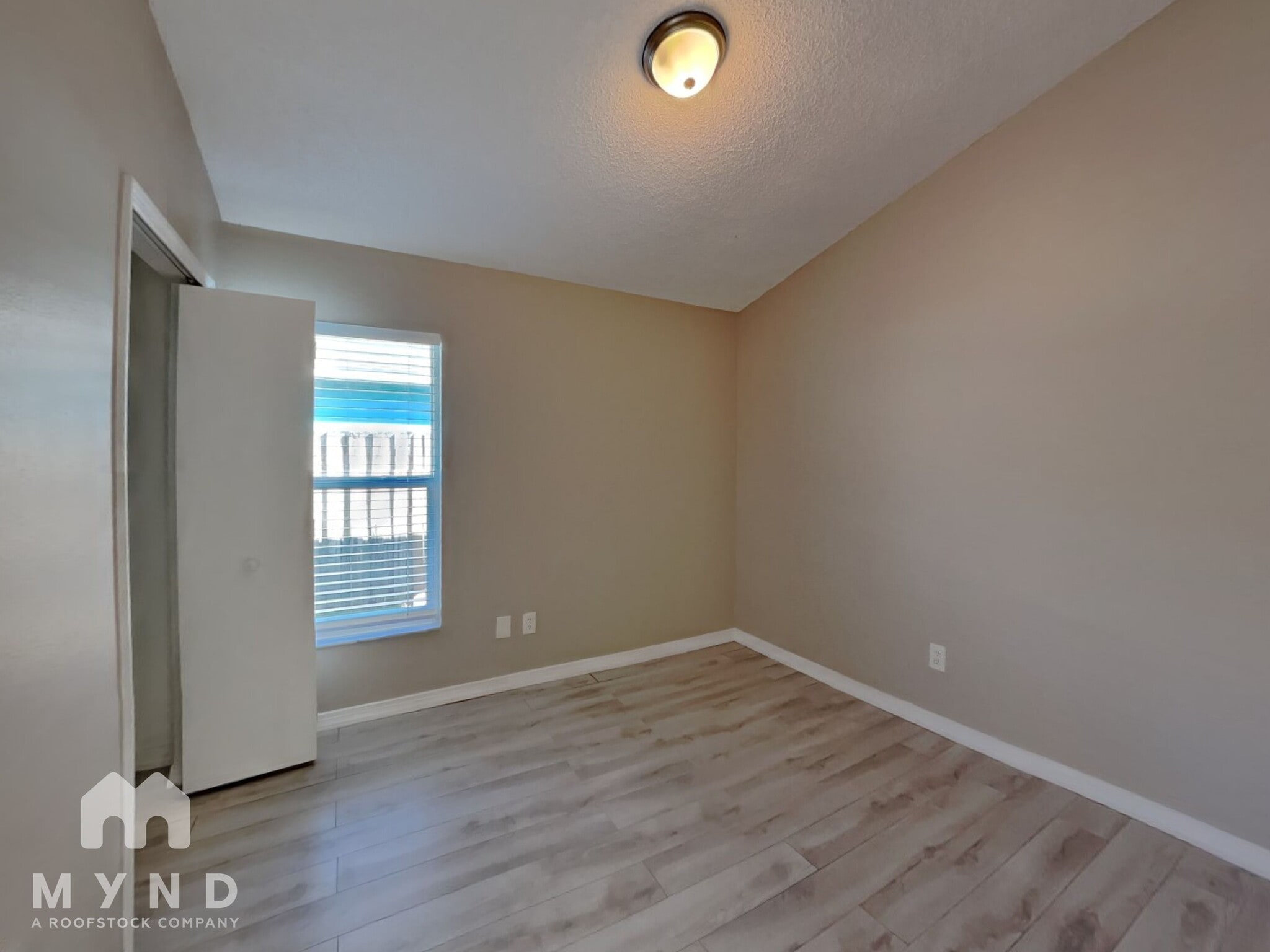 Building Photo - 9591 Lupine Ave