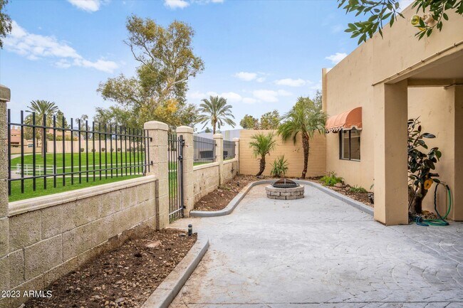 Building Photo - 8844 E San Rafael Dr