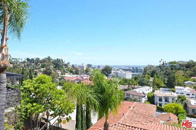 Building Photo - 6855 Los Altos Pl