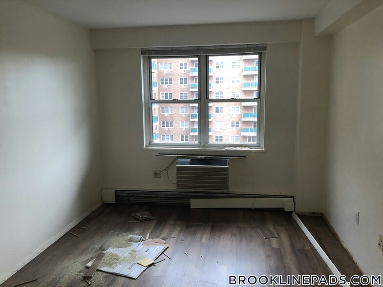 Building Photo - 175 Freeman St