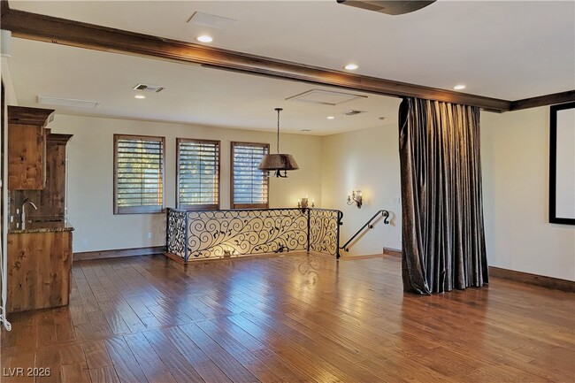 Building Photo - 4365 N Campbell Rd