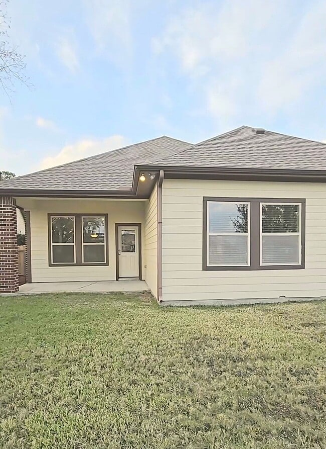 Building Photo - 12846 Northpointe Bend Dr