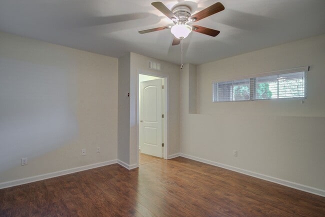 Building Photo - Townhome minutes from Lenovo Center: Available September 10th
