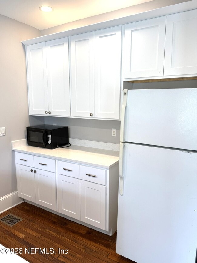 Building Photo - 1736 Naldo Ave