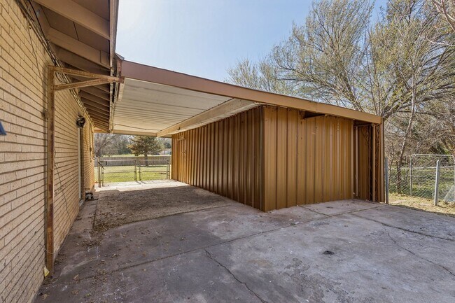 Building Photo - 3 bed, 1 bath home in Midwest city,Ok