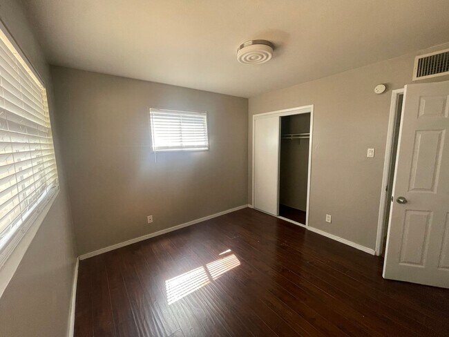 Building Photo - Don't Let This One Slip Away! 3 Bedroom 2 ...