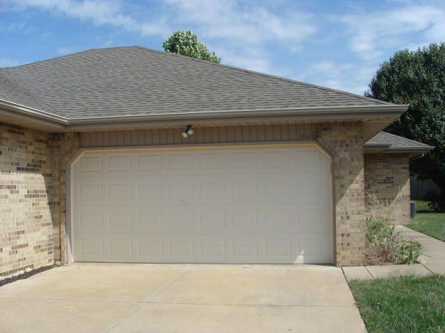 Building Photo - 3316 S Leawood Ave