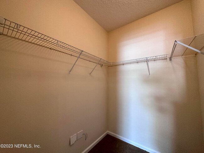 Building Photo - 4908 Key Lime Dr