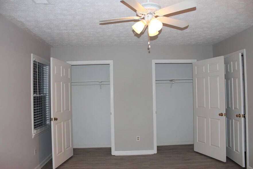 Building Photo - Room in Townhome on Oaks Pkwy SE