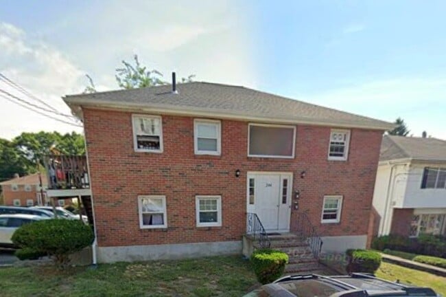 Primary Photo - Spacious 2 Bed 1 Bath!